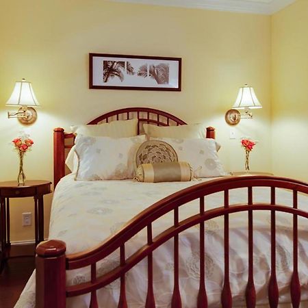 Seaglass Inn Bed And Breakfast Melbourne Beach Room photo