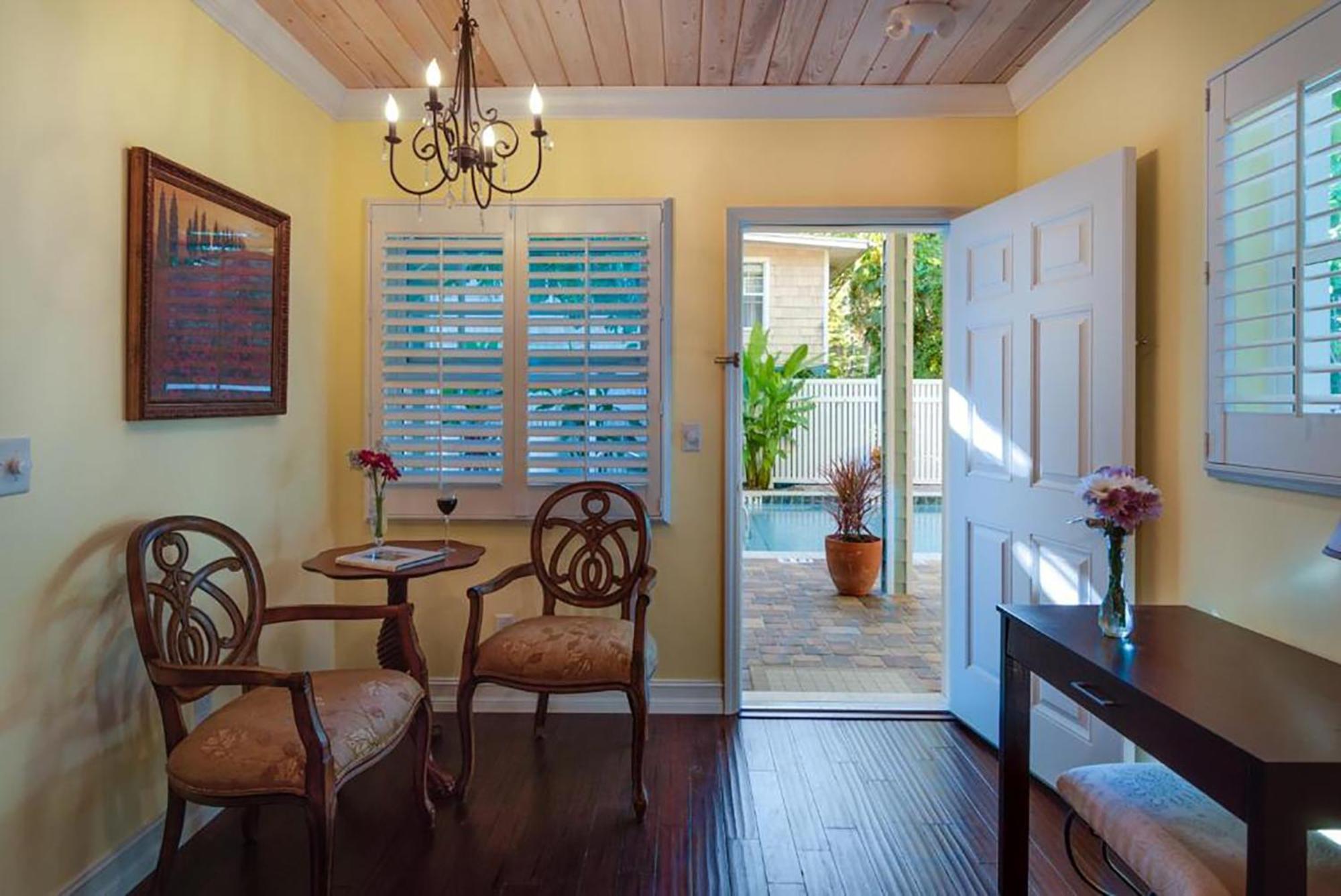 Seaglass Inn Bed And Breakfast Melbourne Beach Room photo